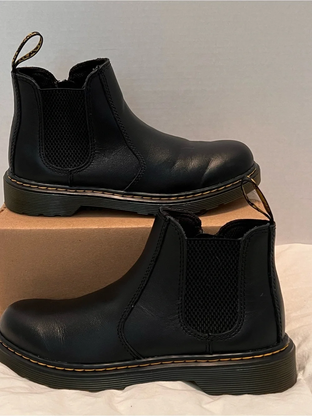 Dr.‎ Marten’s Chelsea Boot 2976 J